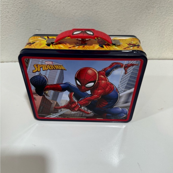 MARVEL Spider-Man Embossed Metal Lunch Box!TinBox - Picture 4 of 8